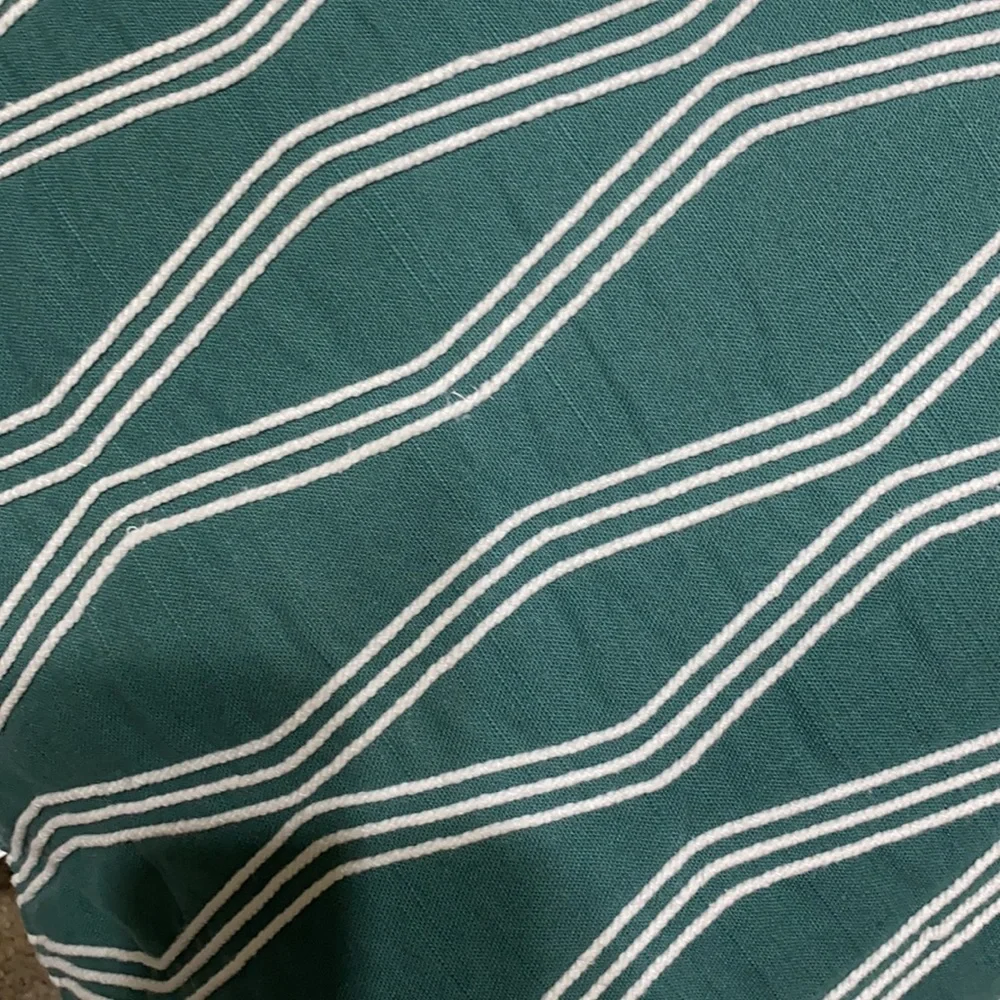 Threshold brand decorative pillow - Picture 4 of 4